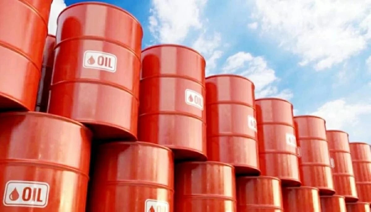 النفط يعزز مكاسبه الأسبوعية بأكثر من 6%