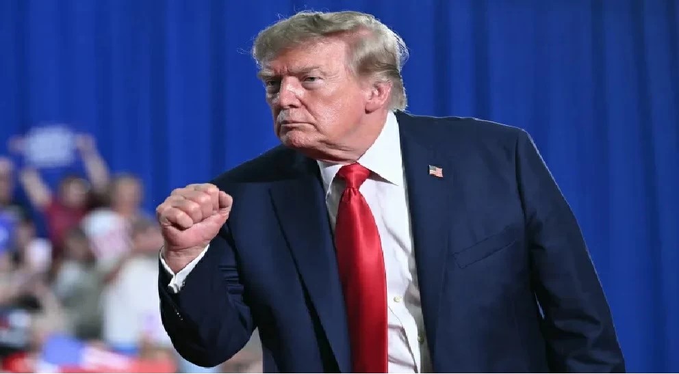 ترمب يشدد الخناق الاقتصادي على إيران بأوراق ضغط جديدة