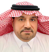 هل نحتاج للتنافس على رؤى تطوير المنتخب والرياضة أم على من يتقن الإنجليزية؟