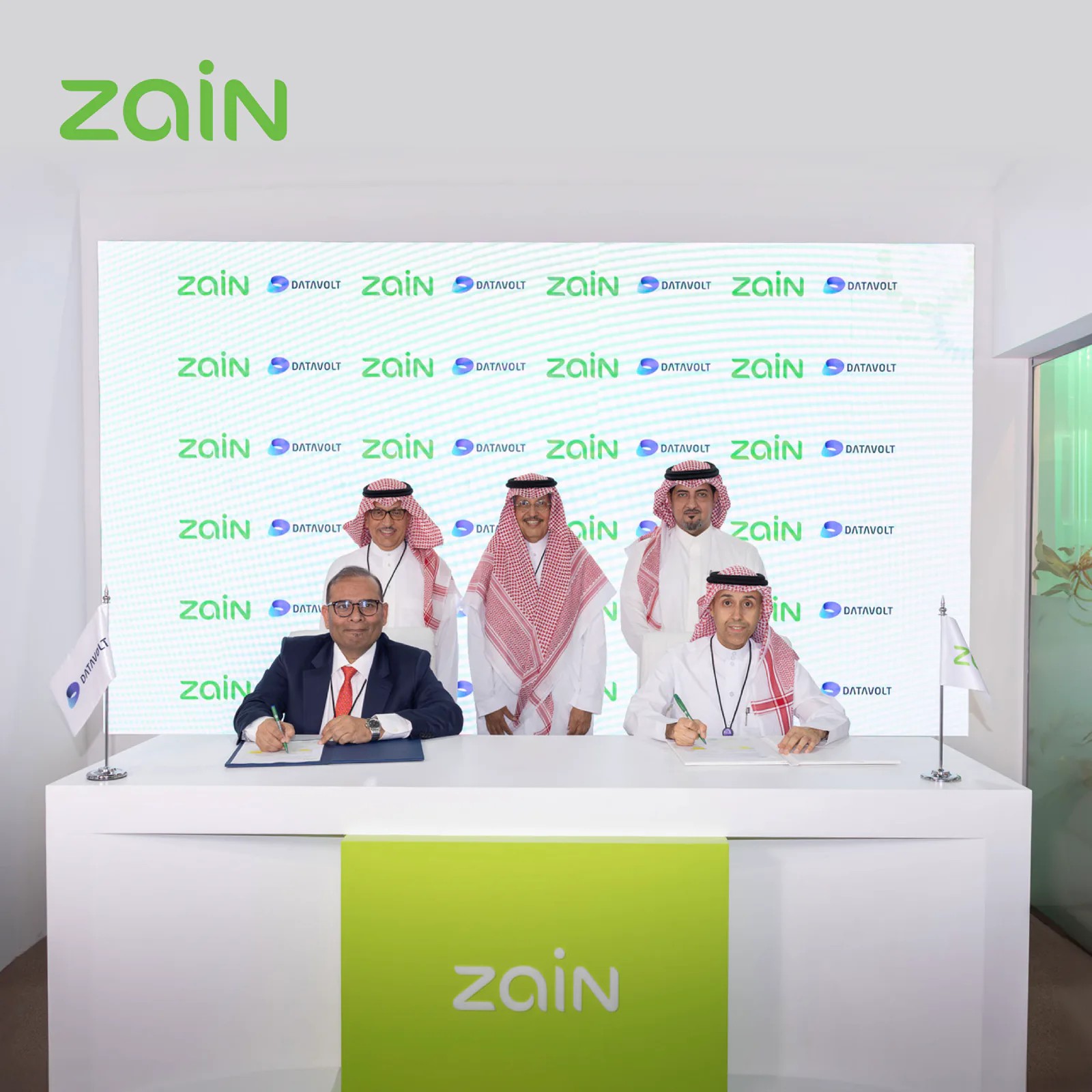 "زين السعودية" و "داتاڤولت" توقعان مذكرة تفاهم لإنشاء مراكز بيانات في المملكة