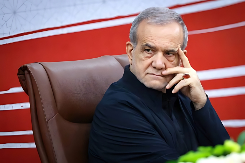 الرئيس الإيراني يتعهّد العودة 'فورا' إلى اتفاق يونيو إذا التزمت به واشنطن