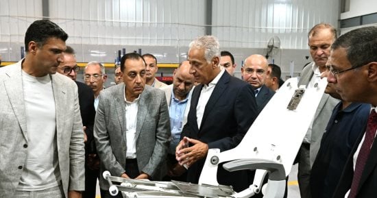 رئيس الوزراء: المسار الاقتصادى الحالى يرتكز على بناء عمالة ماهرة وتعميق وتوطين الصناعة وجذب استثمارات كبرى لكبريات المصانع من مختلف أنحاء العالم.. المنطقة الاقتصادية تضم اليوم 212 مصنعاً عاملاً