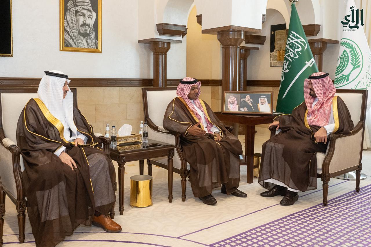 نائب أمير منطقة مكة يطّلع على أعمال شركة كروز السعودية