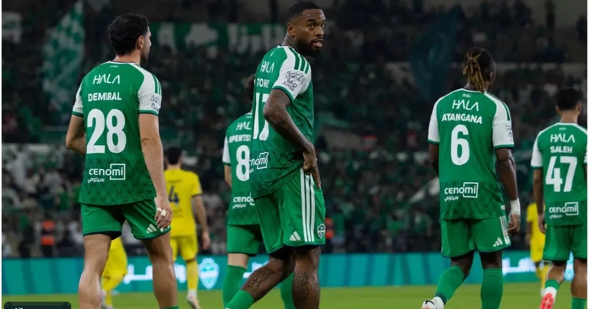 الأهلي يفوز على الحزم بثلاثية ويعزز مركزه في الدوري السعودي