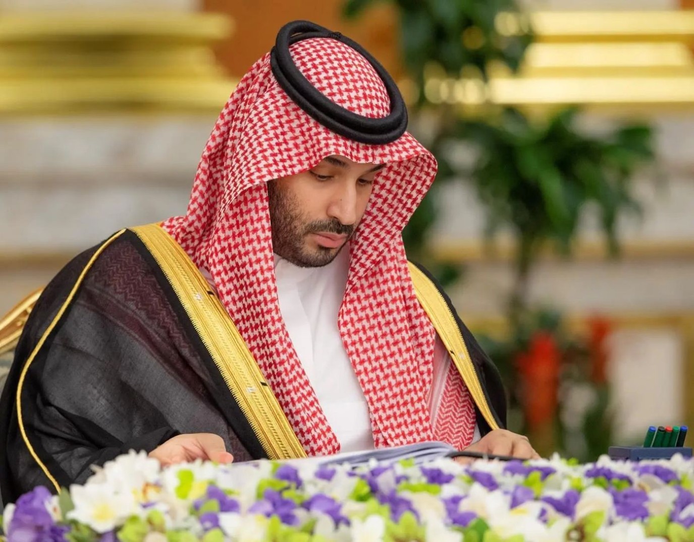 ولي العهد يرأس جلسة مجلس الوزراء في جدة ويستعرض مستجدات الأعمال.. أبرز القرارات