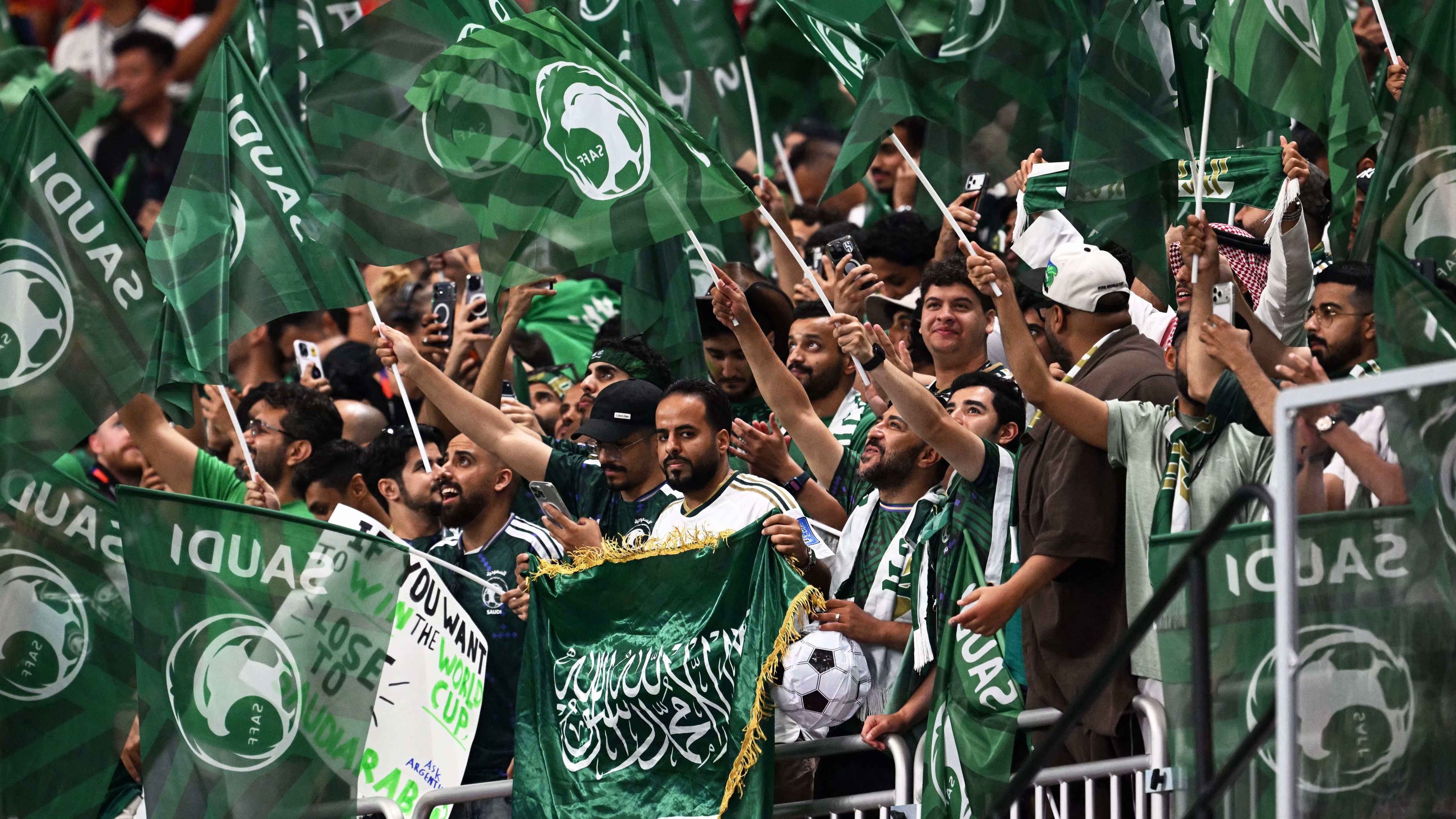 ما القنوات الناقلة للمباراة الافتتاحية في كأس الخليج العربي "خليجي 27" بين المنتخب السعودي والكويت؟ وكيف تشاهدها مجانًا عبر الإنترنت؟