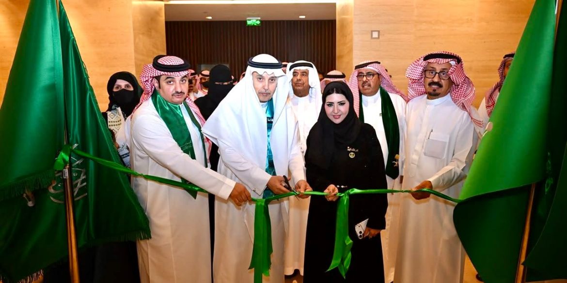 المعرض التشكيلي ـ عزنا بطبعنا ـ بمركز الملك عبدالعزيز للتواصل الحضاري بالرياض